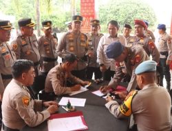 Kapolres Banyuasin Lakukan Pengecekan dan Pengawasan Senjata Api Dinas