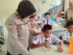 Direktorat Binmas Polda Sumsel Mengamankan Distribusi Kick Off Program Makan Bergizi Gratis