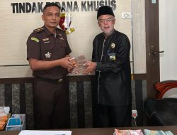 Kajari Pasaman Serahkan Uang Sitaan Kepada Baznas Kabupaten Pasaman