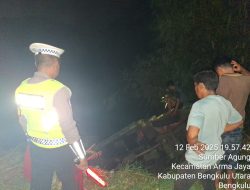 Gerak Cepat Polres Bengkulu Utara Sukses Evakuasi Mobil Dump Truck yang Terperosok di Jurang