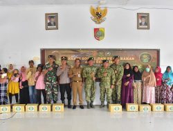 Brigif 9/DY/2 Kostrad Gelar Bakti Sosial Pemberian Sembako dan Akta Kelahiran Dalam Rangka HUT ke-64 Kostrad Tahun 2025