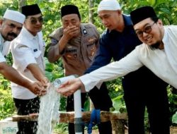 Bersama Warga, Kades Gentong Bangun Masjid Berarsitektur Tionghoa