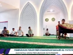 Kadishub Kota Padang Membuka Kegiatan Pesantren Ramadhan 1446 H di Masjid Al Fath, Seberang Padang