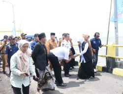 Gubernur Jatim dan Bupati Situbondo Lepas Peserta Mudik Gratis Tujuan Pulau Raas Madura