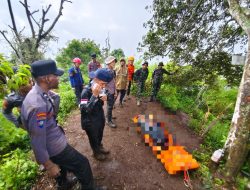 Polisi bersama Tim SAR Berhasil Evakuasi Jenazah Pendaki di Gunung Saeng Bondowoso