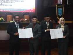 DPRD Serahkan Rekomendasi LKPj Bupati 2024