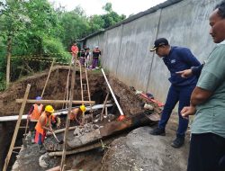 Bupati Haris Tinjau Progres Pembangunan Jembatan dan TPT