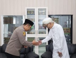 Perkuat Sinergi Ulama dan Kepolisian, Kapolres Pelabuhan Tanjung Perak Silaturahmi ke Yayasan Pondok Pesantren Miftachus Sunnah