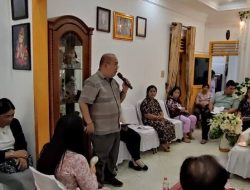 Keluarga Besar DPRD Kota Gunungsitoli Melayat ke Rumah Duka Plt. Sekwan: Kami Kehilangan Sosok yang Sangat Berarti