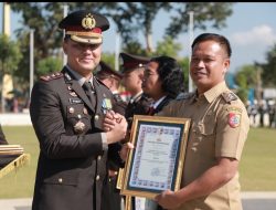 Kapolres Jember Berikan Reward kepada 4 Anggota Polri dan 5 Warga Sipil di HUT Bhayangkara ke-79