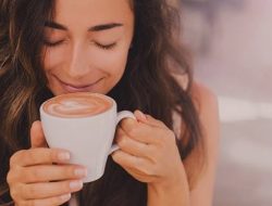 Bahaya Wanita Sering Minum Kopi: Waspadai Dampak Jangka Panjangnya