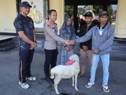 Kapolres Bondowoso Serahkan Kambing Curian ke Pemilik, Gratis Tanpa Biaya