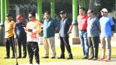 Wabup Bondowoso Pimpin Jumat Bersih di Alun-Alun RBA, Tegaskan ASN Harus Jadi Teladan Kebersihan