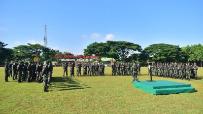 Prajurit Brigif 9/DY/2 kostrad, Laksanakan Upacara Bendera Merah Putih