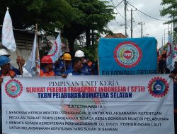 Koperasi TKBM Palembang Gelar Aksi Damai di Depan Kantor KSOP Kelas I Palembang, Bacakan Enam Pernyataan Sikap Nasional