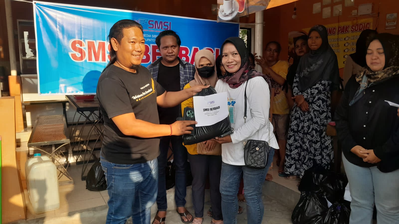 Berkah Bulan Ramadan, SMSI Ngawi Salurkan Bantuan untuk Pedagang Bugar Food