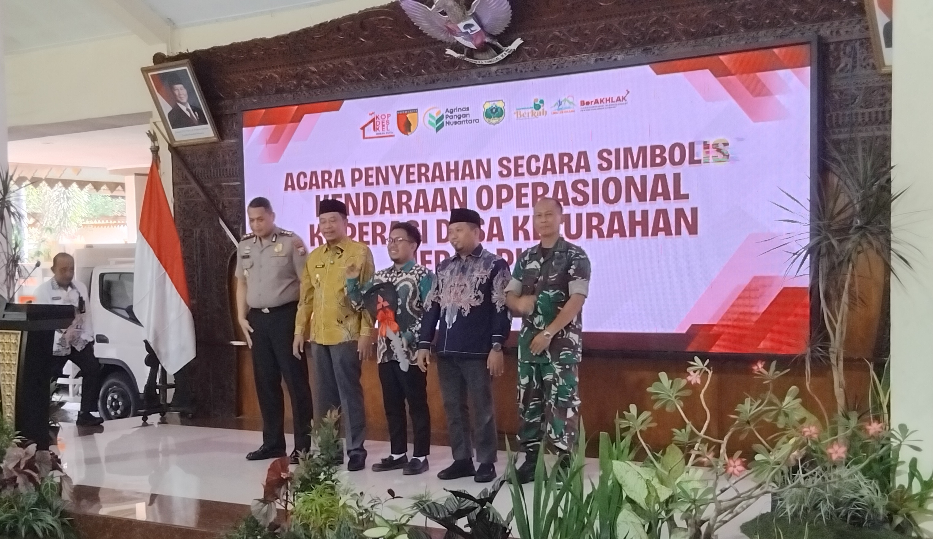 Bupati Hamid Serahkan Puluhan Truk Operasional, Koperasi Desa Didorong Lebih Produktif