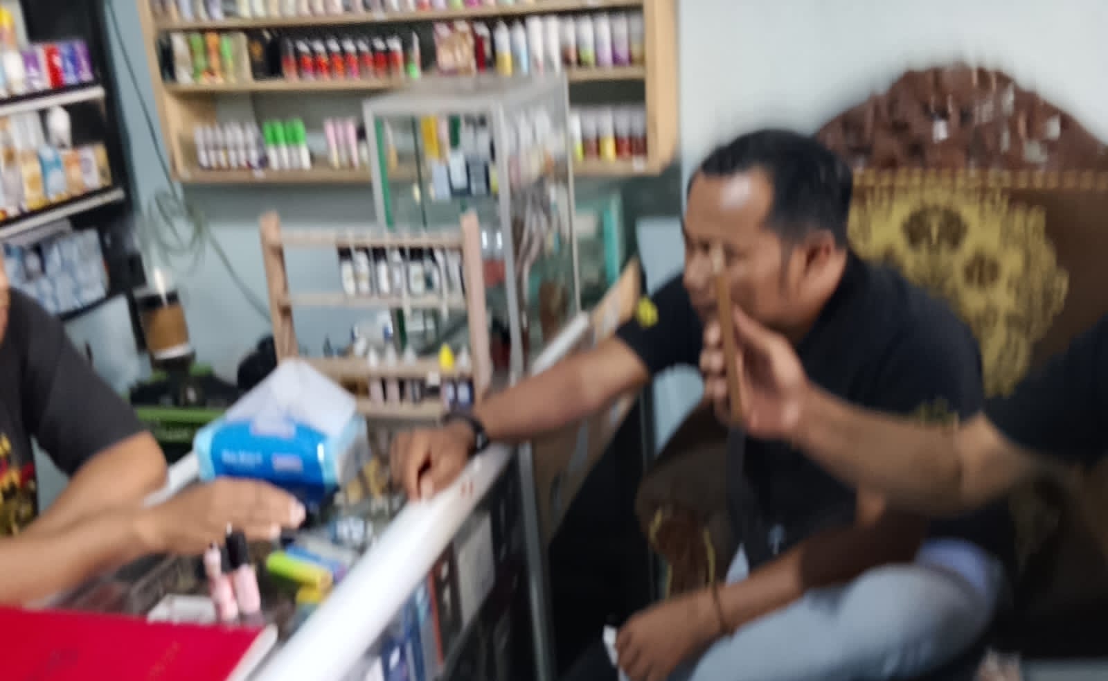 Miris!! Toko Rokok Elektrik di Bondowoso Diduga Jual Vape kepada Anak di Bawah Umur