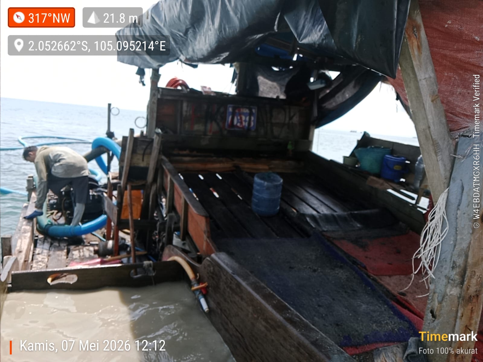 Tambang Ilegal Membandel, Polres Bangka Barat Amankan 6 Ponton Selam dan 19 Pekerja di Perairan Muntok