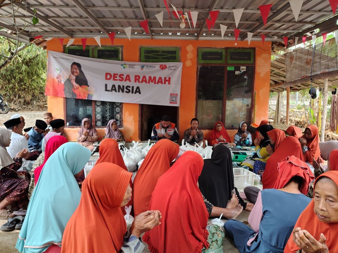 Usia 71 Tahun Tak Surutkan Semangat Belajar Al-Qur’an, Mbah Sittiha Akhirnya Khatam di Bondowoso